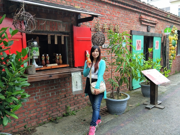 蜜餞物產館:【台南安平區景點】蜜餞物產館~懷舊傳統三合院建築 結合在地當季水果製成 手作創新精品小物