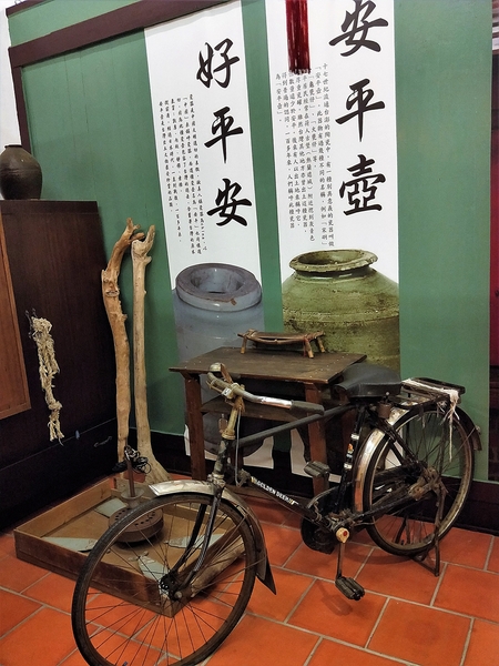 蜜餞物產館:【台南安平區景點】蜜餞物產館~懷舊傳統三合院建築 結合在地當季水果製成 手作創新精品小物