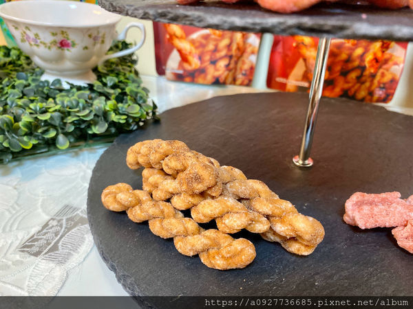 【零嘴/小琉球伴手禮】小琉球必買、寶哥手工麻花捲、米麻花,酥炸烘培,少油低熱量,就算吃零食也要吃的很健康