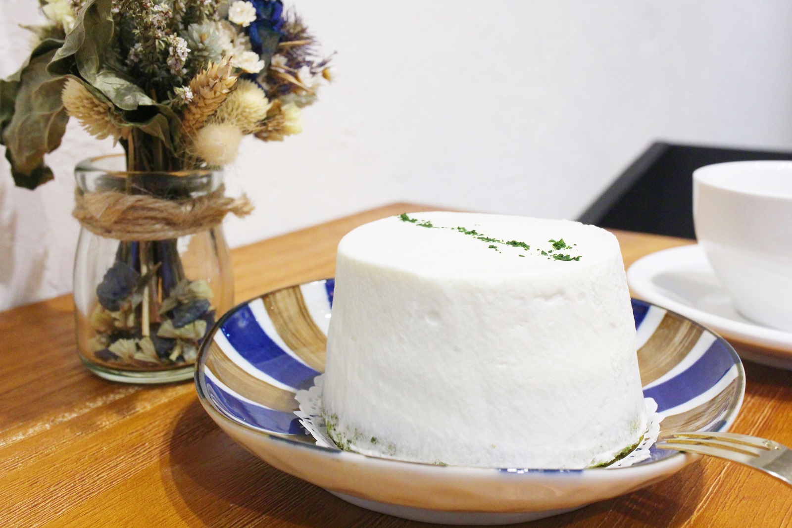 [ 小巨蛋美食 ] 淺藍 × 穀雨手作坊～想當成祕密基地的小巧甜點店