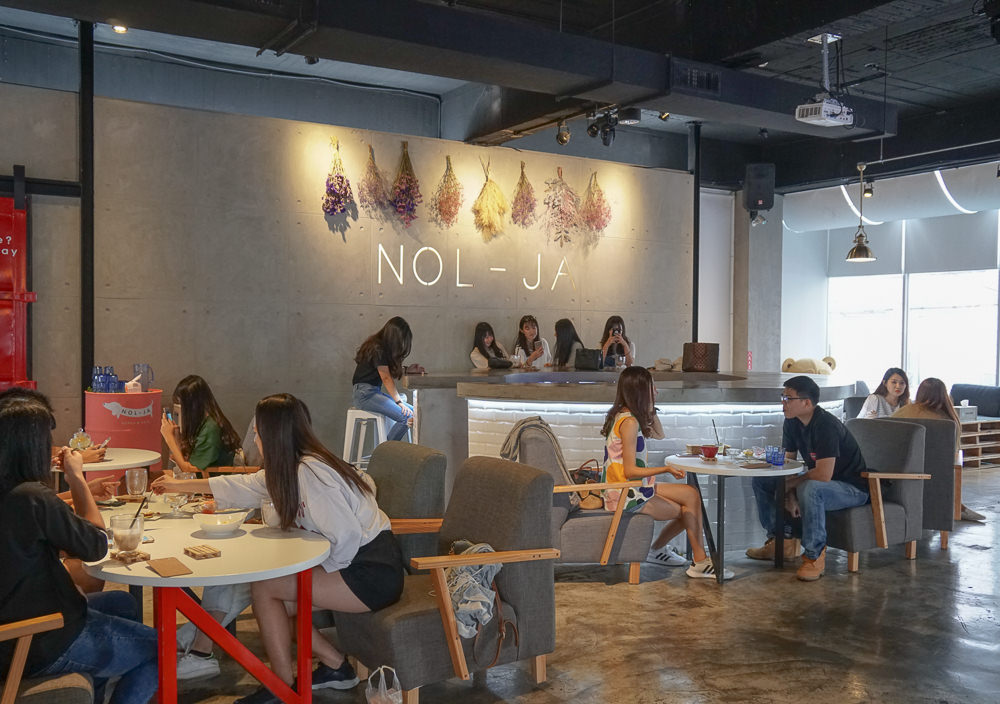 [高雄]Nol-Ja Korean cafe韓式咖啡空間-好美好吃限量油畫吐司!絕對粉紅系網美咖啡店 - 美食好芃友