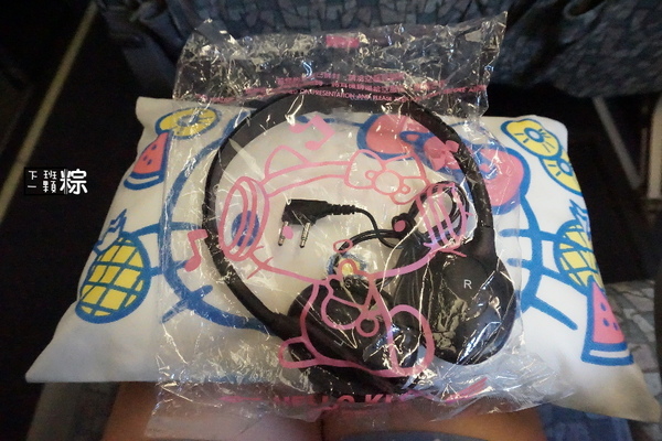 長榮Hello Kitty彩繪機:【2016京阪行】在空中被Kitty包圍啦!長榮Hello Kitty班機體驗行