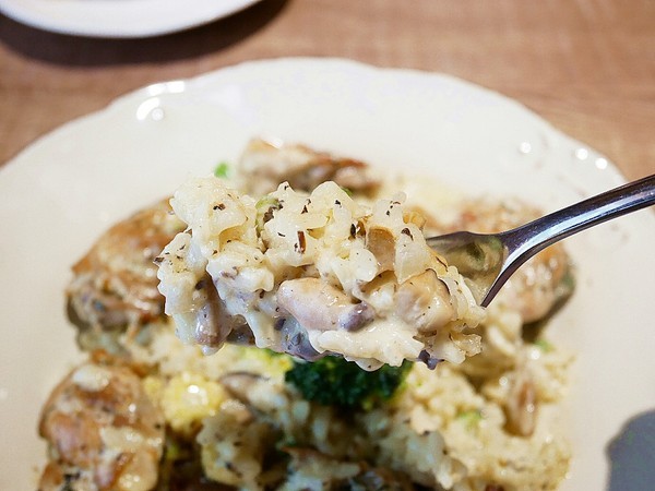 貓子曬太陽：貓子曬太陽-新北永和早午餐  同時也是寵物友善餐廳  環境寬敞、餐點選擇多  帶毛小孩用餐的好地方