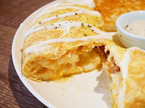 貓子曬太陽：貓子曬太陽-新北永和早午餐  同時也是寵物友善餐廳  環境寬敞、餐點選擇多  帶毛小孩用餐的好地方