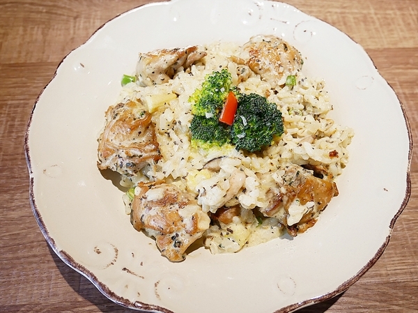 貓子曬太陽：貓子曬太陽-新北永和早午餐  同時也是寵物友善餐廳  環境寬敞、餐點選擇多  帶毛小孩用餐的好地方