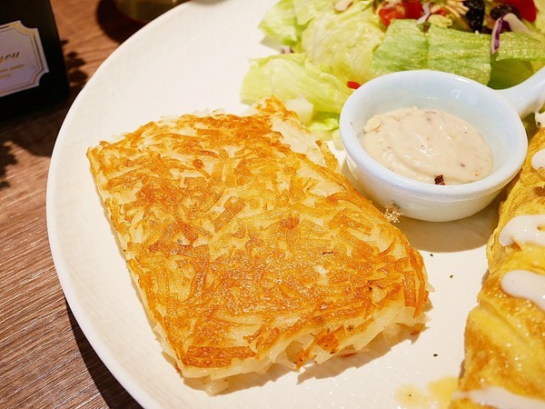 貓子曬太陽：貓子曬太陽-新北永和早午餐  同時也是寵物友善餐廳  環境寬敞、餐點選擇多  帶毛小孩用餐的好地方