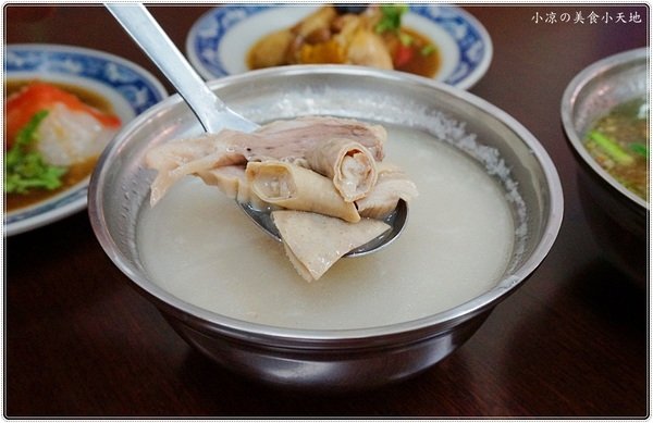 奇珍肉圓:台中北區』奇珍肉圓║在地銅板小吃,純手工清蒸肉圓+濃醇四神湯,吃不膩的鄉土好滋味