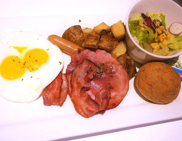 SMEXY 音樂餐廳:【食記】台北-中山國中捷運 燈光美氣氛佳SMEXY酒吧,早午餐 / 商業午餐 / 下午茶 超值豐富好食在文末影音介紹