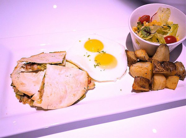 SMEXY 音樂餐廳:【食記】台北-中山國中捷運 燈光美氣氛佳SMEXY酒吧,早午餐 / 商業午餐 / 下午茶 超值豐富好食在文末影音介紹