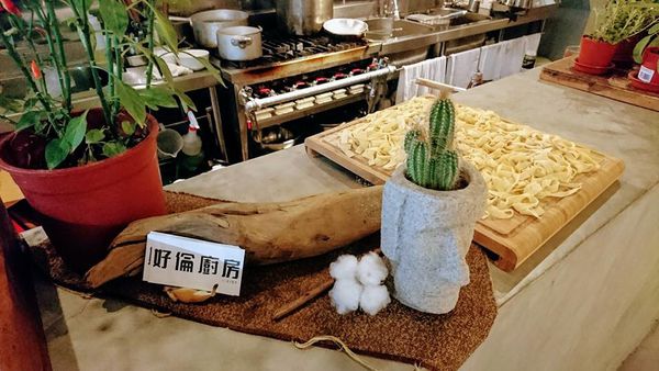 30652852_1844572605574420_4947013391039332352_n