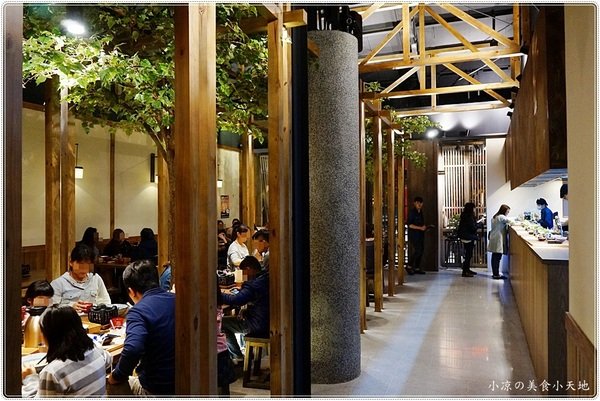 牛丁次郎坊x深夜裡的和魂燒肉丼x大里旗艦店：台中大里』牛丁次郎坊║食尚玩家推薦，肉控必吃平價燒肉丼飯，職人定食超人氣美味定食!