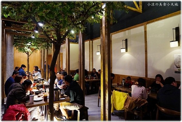 牛丁次郎坊x深夜裡的和魂燒肉丼x大里旗艦店：台中大里』牛丁次郎坊║食尚玩家推薦，肉控必吃平價燒肉丼飯，職人定食超人氣美味定食!