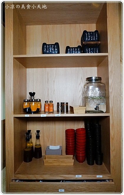 牛丁次郎坊x深夜裡的和魂燒肉丼x大里旗艦店：台中大里』牛丁次郎坊║食尚玩家推薦，肉控必吃平價燒肉丼飯，職人定食超人氣美味定食!