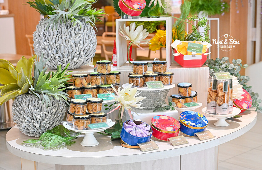 台中捷運美食推薦，不限時下午茶，居然內藏旋轉木馬，多款伴手禮可挑選 -妮妮布魯