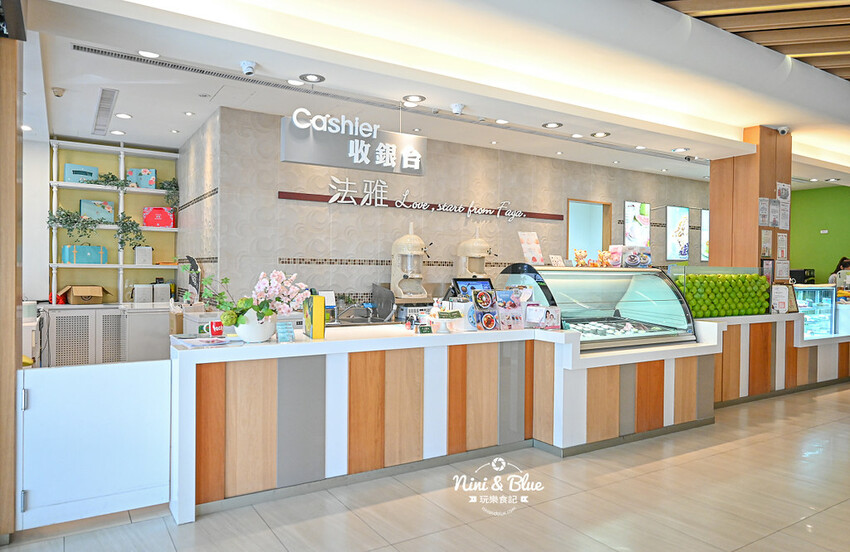 台中捷運美食推薦，不限時下午茶，居然內藏旋轉木馬，多款伴手禮可挑選 -妮妮布魯