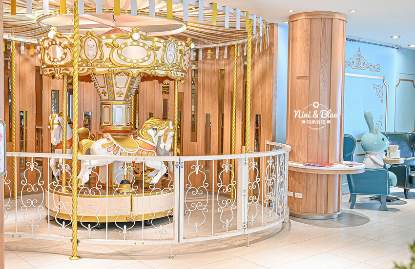 台中捷運美食推薦，不限時下午茶，居然內藏旋轉木馬，多款伴手禮可挑選 -妮妮布魯