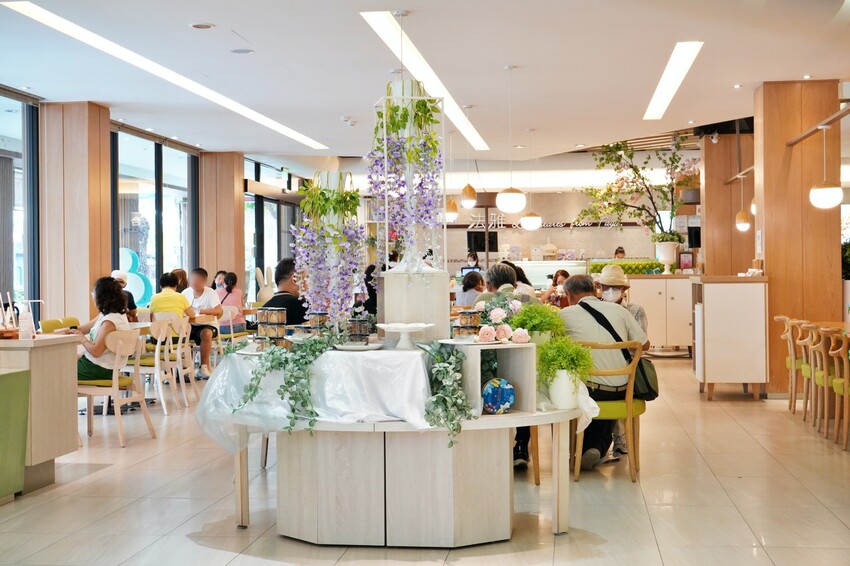 台中市西屯區義式冰淇淋蛋糕、義式冰淇淋口味超豐富!還能吃到早午餐,新品咖啡椰奶冰沙更是必點!