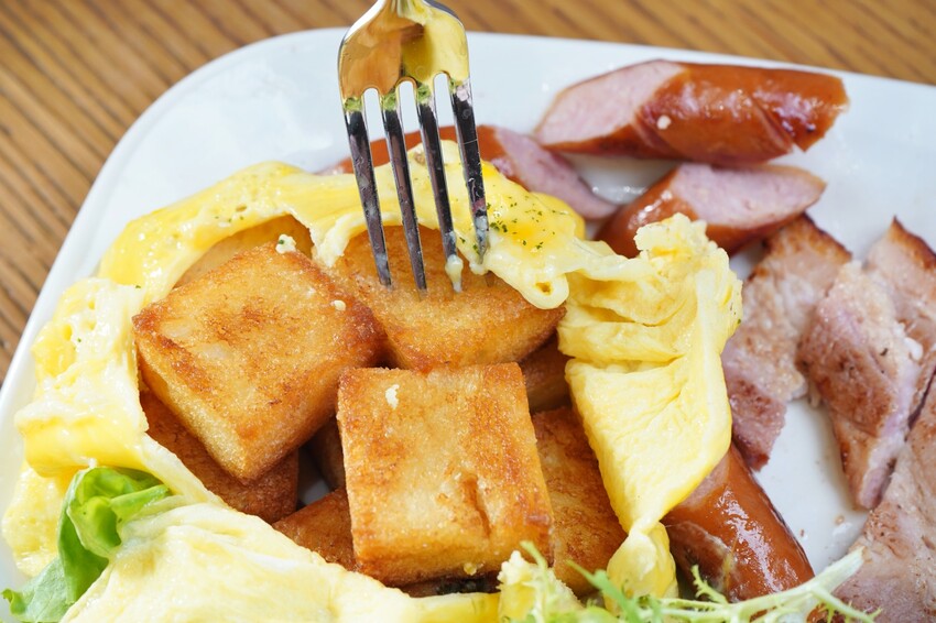 台中市西屯區義式冰淇淋蛋糕、義式冰淇淋口味超豐富!還能吃到早午餐,新品咖啡椰奶冰沙更是必點!