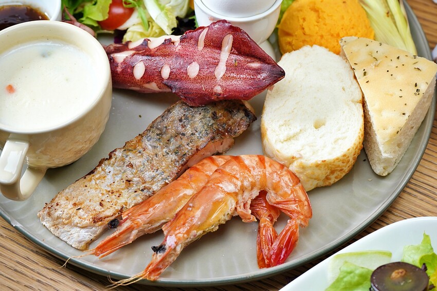 台中市西屯區義式冰淇淋蛋糕、義式冰淇淋口味超豐富!還能吃到早午餐,新品咖啡椰奶冰沙更是必點!