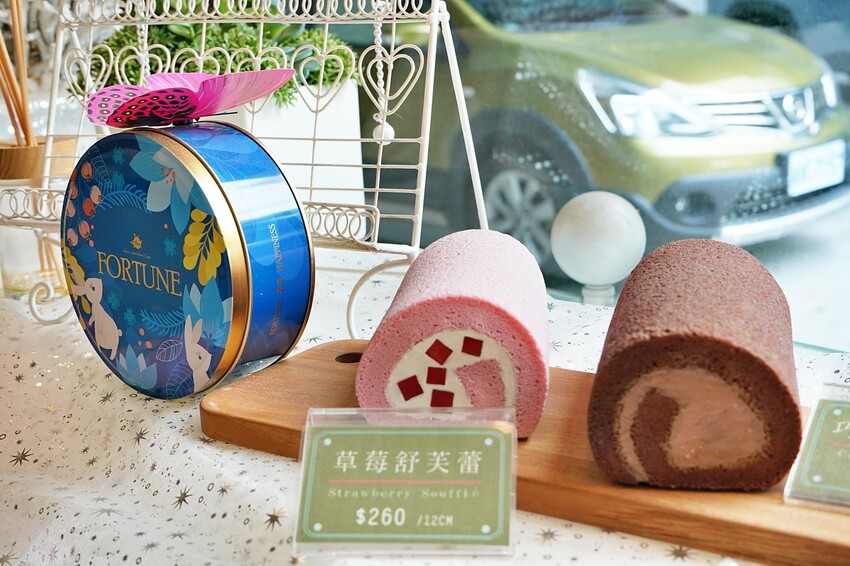 台中市西屯區義式冰淇淋蛋糕、義式冰淇淋口味超豐富!還能吃到早午餐,新品咖啡椰奶冰沙更是必點!