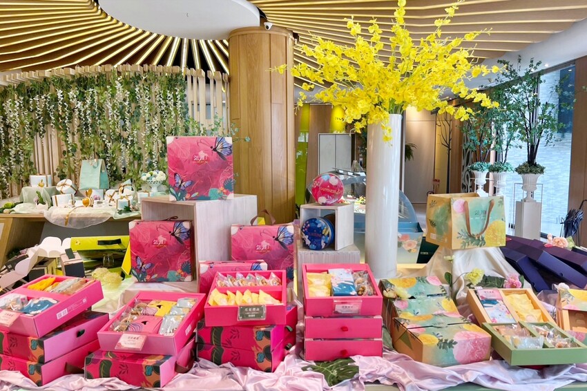 台中市西屯區義式冰淇淋蛋糕、義式冰淇淋口味超豐富!還能吃到早午餐,新品咖啡椰奶冰沙更是必點!