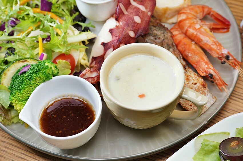 台中市西屯區義式冰淇淋蛋糕、義式冰淇淋口味超豐富!還能吃到早午餐,新品咖啡椰奶冰沙更是必點!