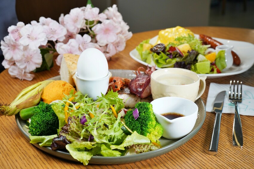 台中市西屯區義式冰淇淋蛋糕、義式冰淇淋口味超豐富!還能吃到早午餐,新品咖啡椰奶冰沙更是必點!