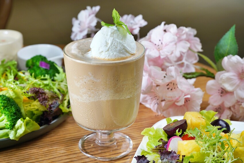 台中市西屯區義式冰淇淋蛋糕、義式冰淇淋口味超豐富!還能吃到早午餐,新品咖啡椰奶冰沙更是必點!