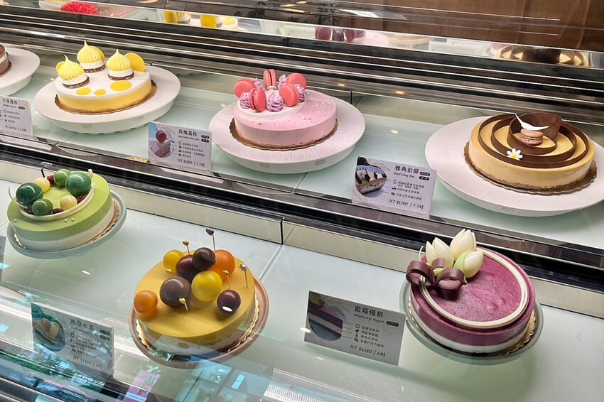 台中市西屯區義式冰淇淋蛋糕、義式冰淇淋口味超豐富!還能吃到早午餐,新品咖啡椰奶冰沙更是必點!