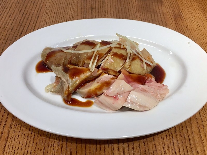 【台北｜頂溪站】竹林雞肉＿肉質軟嫩雞皮Q彈，配上雞油飯簡直銷魂＿辣拌麵意外討喜