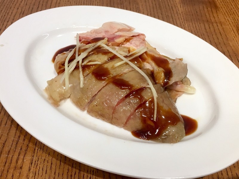 【台北｜頂溪站】竹林雞肉＿肉質軟嫩雞皮Q彈，配上雞油飯簡直銷魂＿辣拌麵意外討喜