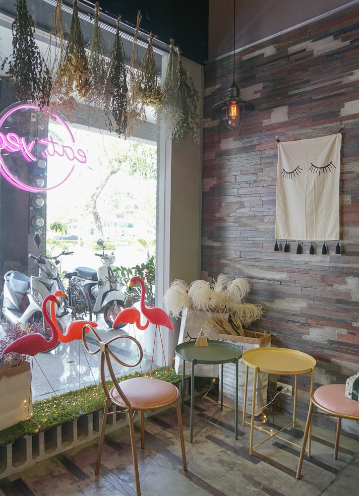 [高雄下午茶推薦]食嘢-粉色好拍網美店享平價港式甜點 - 美食好芃友