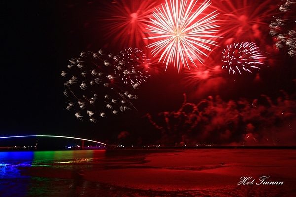 澎湖觀音亭親水遊憩區:【澎湖景點】2018澎湖國際海上花火節拍攝小攻略,一起來賞煙火吧!