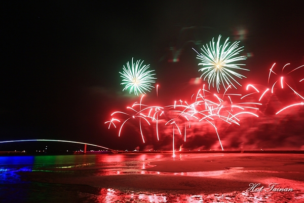 澎湖觀音亭親水遊憩區:【澎湖景點】2018澎湖國際海上花火節拍攝小攻略,一起來賞煙火吧!