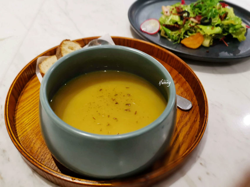 [西門站]Settled Cafe~香港冠軍咖啡豆Cupping Room Coffee Roasters/有餐廳水準的餐點/西門舊時文化區新亮點 - ifunny 艾方妮的遊樂場