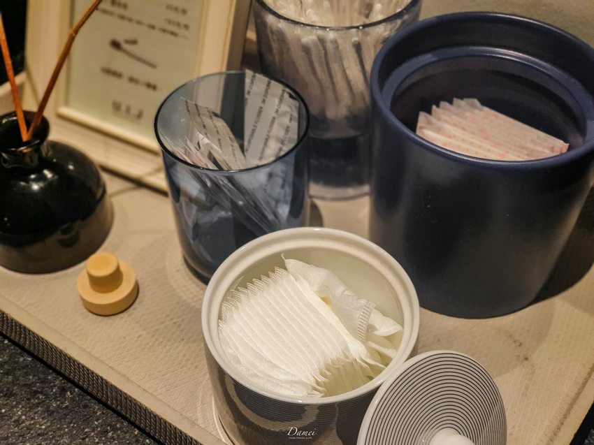 source: imgur.com 台南住宿|友愛街旅館U.I.J Hotel & Hostel(房間篇)-在設計旅店裡品味生活