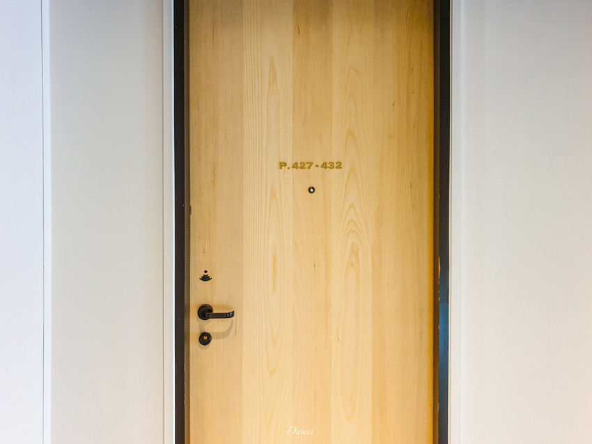 source: imgur.com 台南住宿|友愛街旅館U.I.J Hotel & Hostel(房間篇)-在設計旅店裡品味生活