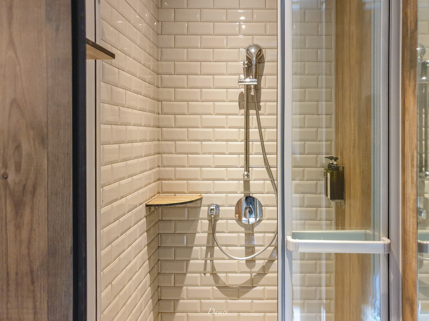 source: imgur.com 台南住宿|友愛街旅館U.I.J Hotel & Hostel(房間篇)-在設計旅店裡品味生活