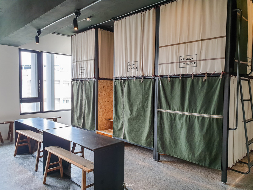 source: imgur.com 台南住宿|友愛街旅館U.I.J Hotel & Hostel(房間篇)-在設計旅店裡品味生活