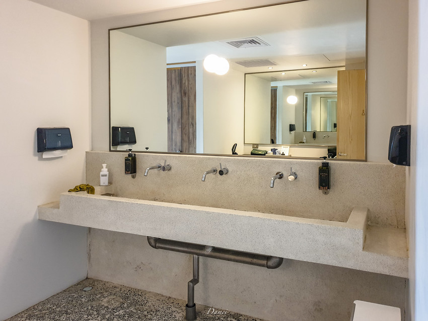 source: imgur.com 台南住宿|友愛街旅館U.I.J Hotel & Hostel(房間篇)-在設計旅店裡品味生活