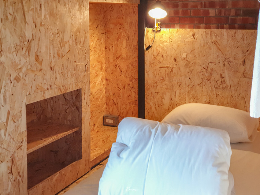 source: imgur.com 台南住宿|友愛街旅館U.I.J Hotel & Hostel(房間篇)-在設計旅店裡品味生活