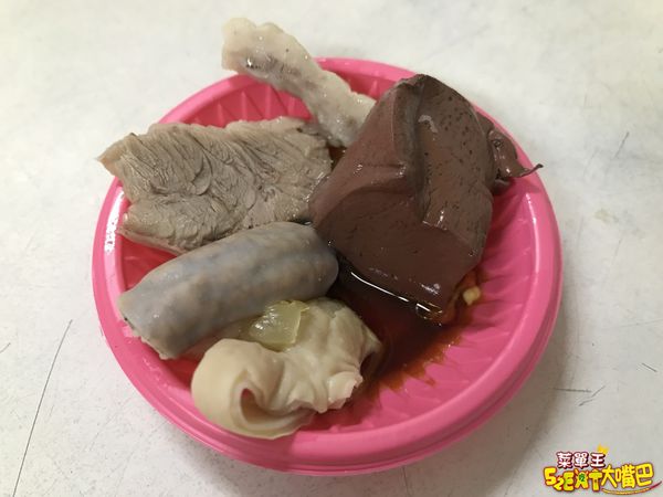 台中豐原美食大腸豬血湯》信義大腸豬血湯菜單價位大公開！在地豐原人最熟悉的老味道～推薦 大腸豬血湯、綜合湯、乾麵。