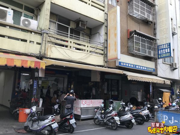 台中豐原美食大腸豬血湯》信義大腸豬血湯菜單價位大公開！在地豐原人最熟悉的老味道～推薦 大腸豬血湯、綜合湯、乾麵。