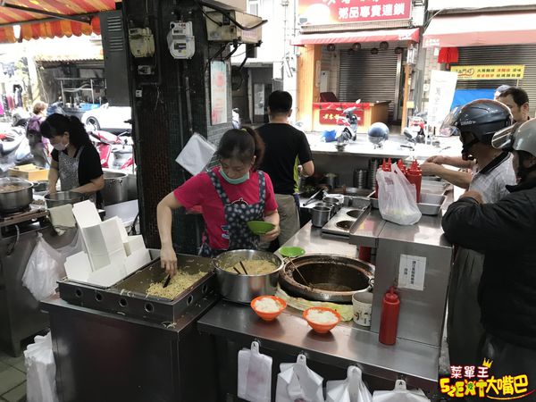 台中豐原美食大腸豬血湯》信義大腸豬血湯菜單價位大公開！在地豐原人最熟悉的老味道～推薦 大腸豬血湯、綜合湯、乾麵。