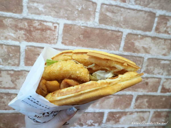 小木屋鬆餅(台中東海店):台中美食│小木屋鬆餅 – 台中東海店〃校園人氣平價美食,打造小銅板、大份量,讓人一吃就上癮的美味鬆餅!!