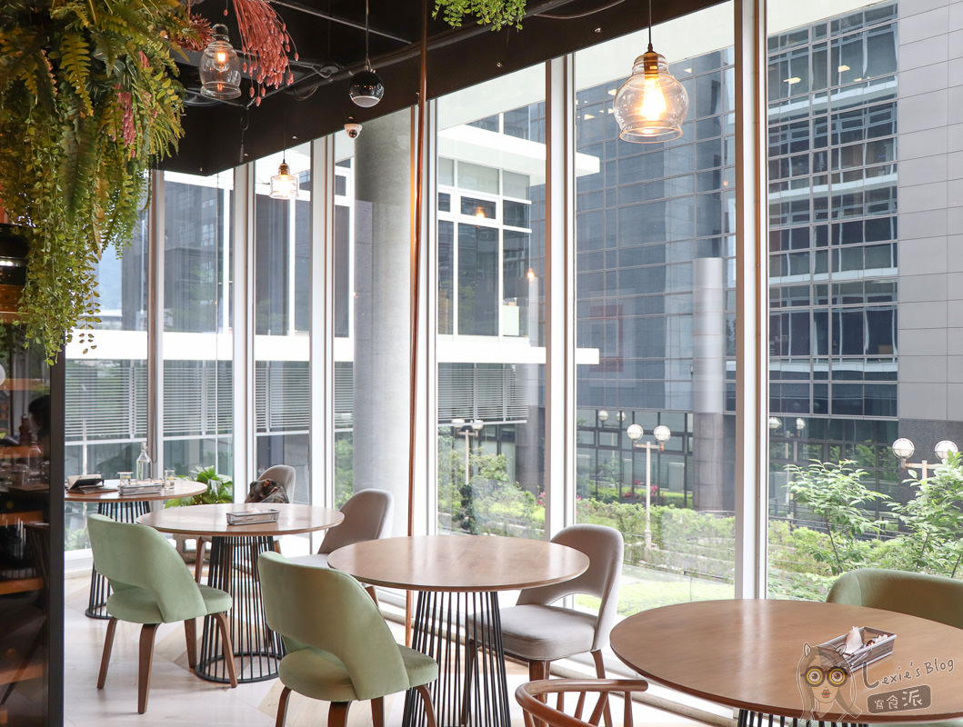 內湖約會餐廳》Lazy Point超美玻璃屋,早晚不同風情 - Lexies Blog,寫食派