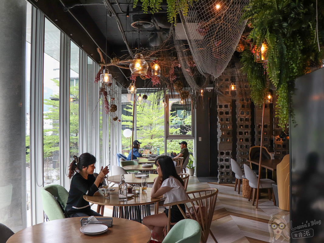 內湖約會餐廳》Lazy Point超美玻璃屋,早晚不同風情 - Lexies Blog,寫食派