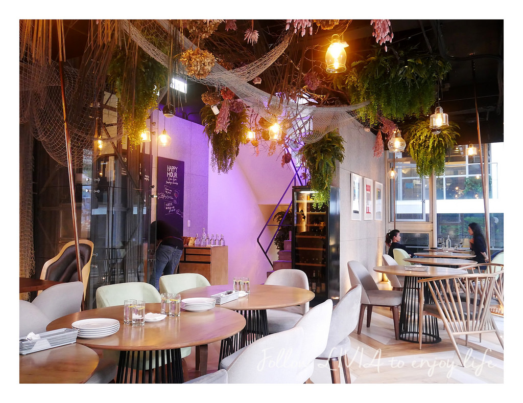 Lazy Point Restaurant & Bar (7)