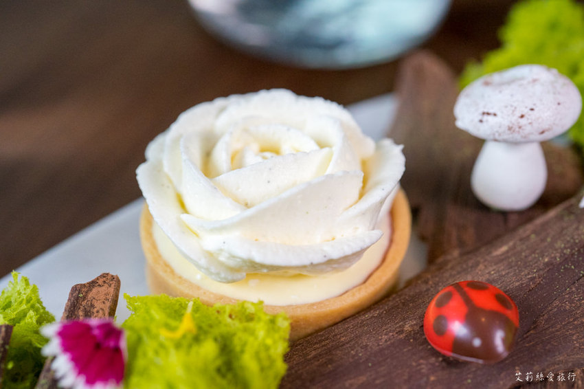 內湖美食》Lazy Point Restaurant & Bar 超有質感的玻璃屋 約會餐廳餐酒館推薦 捷運港墘站 - 艾莉絲愛旅行