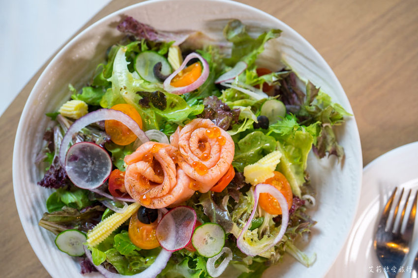 內湖美食》Lazy Point Restaurant & Bar 超有質感的玻璃屋 約會餐廳餐酒館推薦 捷運港墘站 - 艾莉絲愛旅行